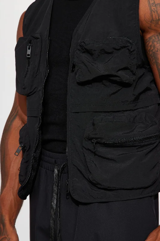 Our Moment Utility Nylon Cargo Vest - Black