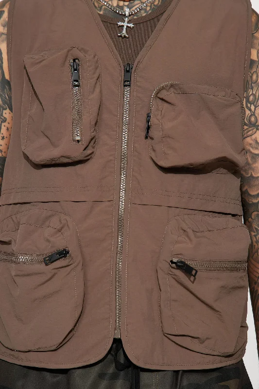 Our Moment Utility Nylon Cargo Vest - Brown